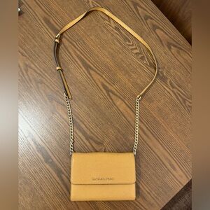 GUC Michael Kors Jet Set Flap Crossbody Purse